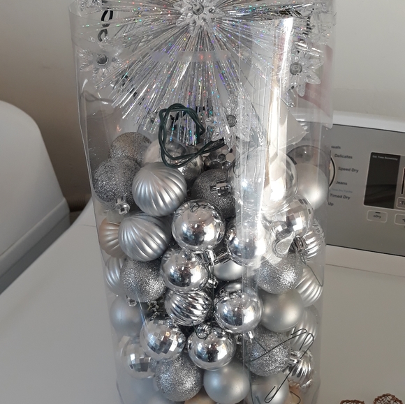 Christmas Lot - Picture 3 of 4